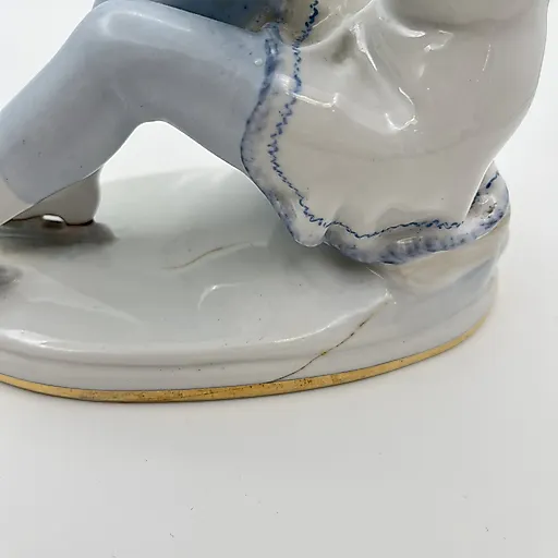 Фарфоровая статуэтка 'Фигуристка-физкультурница' с росписью и золочение, ЛФЗ, СССР, 1960-1970 гг. - View 6