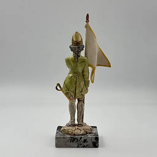 Статуэтка "Знаменоносец" из композитного материала с росписью, Западная Европа, конец XX века - View 3