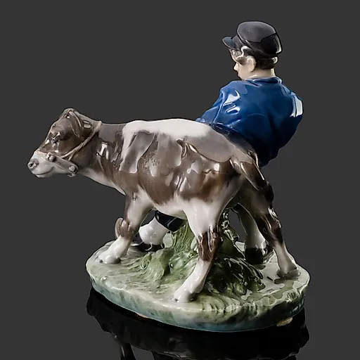 Фарфоровая статуэтка "Пастушок с телёнком", Royal Copenhagen, Дания, 1959 год - View 3