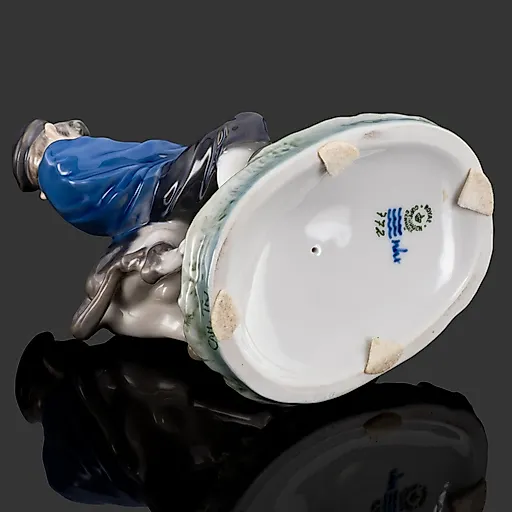 Фарфоровая статуэтка "Пастушок с телёнком", Royal Copenhagen, Дания, 1959 год - View 4