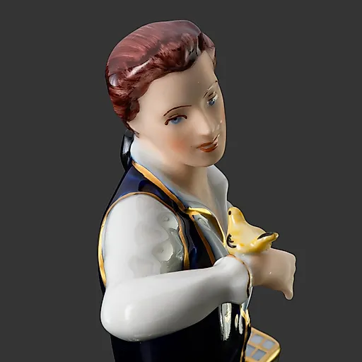 Фарфоровая статуэтка "Кавалер с птичкой" с росписью и золочением, Royal Dux, Чехословакия, 1960-1978 гг. - View 2