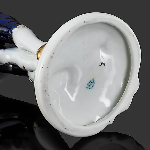 Фарфоровая статуэтка "Кавалер с птичкой" с росписью и золочением, Royal Dux, Чехословакия, 1960-1978 гг. - View 4