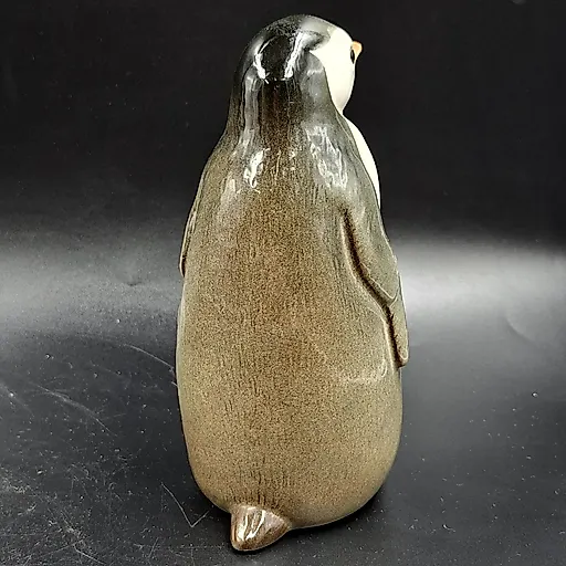 Фарфоровая статуэтка "Пингвин" скульптора Веселова, ЛФЗ, СССР, 1970-1992 гг. - View 3