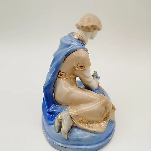 Фарфоровая статуэтка "Иванушка и царевна-лягушка" авторства Л.П. Азаровой, Гжель, СССР, 1950-1960 гг. - View 5