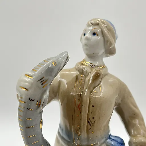 Фарфоровая статуэтка "Емеля со щукой" авторства Т. Н. Сапожниковой, Турыгинский завод (Гжель), СССР, 1970-1990 гг. - View 2