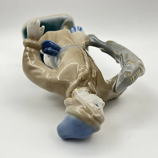 Фарфоровая статуэтка "Емеля со щукой" авторства Т. Н. Сапожниковой, Турыгинский завод (Гжель), СССР, 1970-1990 гг. - View 6