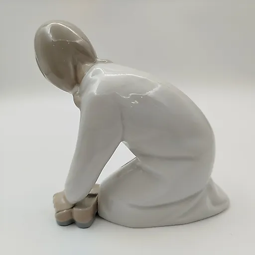 Фарфоровая статуэтка Lladro "Девочка с тапочками", Испания, 1970-е - View 3
