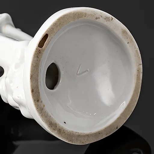 Фарфоровая статуэтка "На катке", скульптор С.Б. Велихова, ЛФЗ, СССР, 1950-1960-е годы - View 4