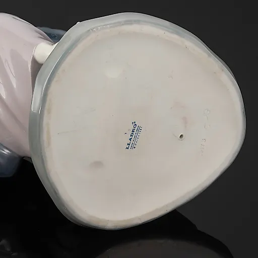 Фарфоровая статуэтка Lladro "Дама с собачкой" в стиле Ар-деко, Испания, 1985 г. - View 4