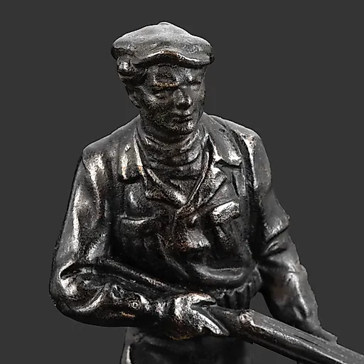 Чугунная статуэтка "Охотник с собакой" авторства Чиркина А.В., Каслинский завод, СССР, 1983 г. - View 2