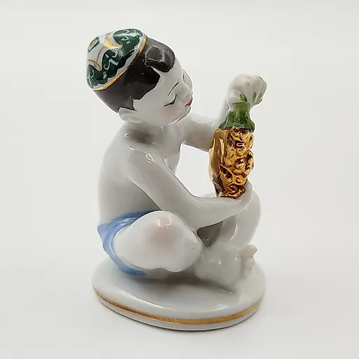 Фарфоровая статуэтка "Мальчик с виноградом" ЛФЗ СССР 1950-1960 гг. - View 2
