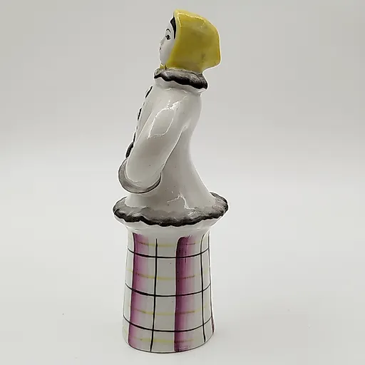 Фарфоровая статуэтка "Девушка в зимнем пальто", Гжель, Турыгинский завод, СССР - View 3