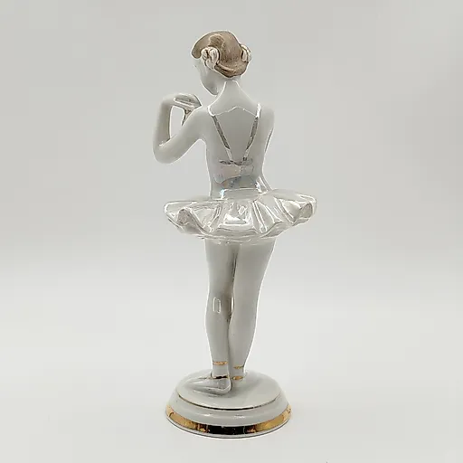 Фарфоровая статуэтка "Балерина с цветком" скульптора О. С. Артамонова, ДФЗ Вербилки, СССР, 1954-1965 гг. - View 3