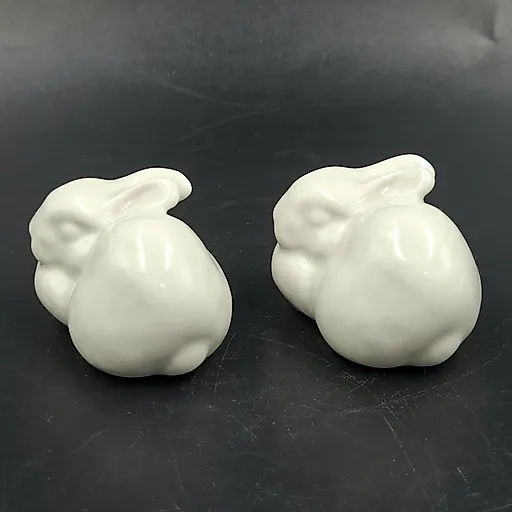 Парные фарфоровые статуэтки 'Маленький зайчик' скульптора Чарушина, ЛФЗ, СССР, 1950-е - View 2