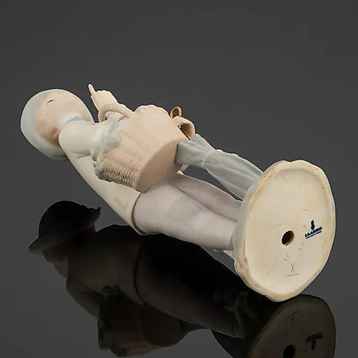 Фарфоровая статуэтка Lladro "Юный садовник" в бисквите с росписью, Испания, 1970-е - View 2