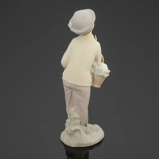 Фарфоровая статуэтка Lladro "Юный садовник" в бисквите с росписью, Испания, 1970-е - View 3
