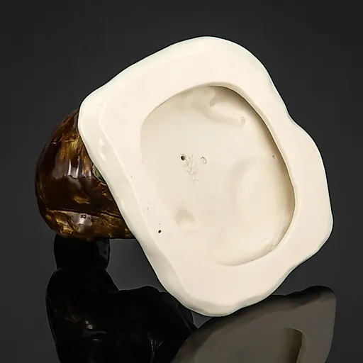 Фаянсовая статуэтка "Рыбак" авторства Л. Беляковой с росписью Р.И. Холомкиной, Конаковский завод, 2023 г. - View 3