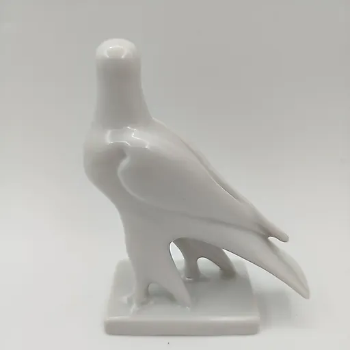 Фарфоровая статуэтка "Сокол" авторства Сотникова А.Г., Дулевский завод, СССР, 1968-1991 гг. - View 4