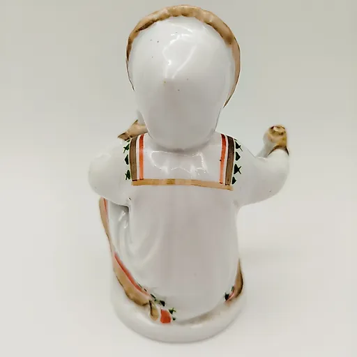 Фарфоровая статуэтка "Якутка с севрюгой" ЛФЗ, СССР, 1950-1960 гг. - View 4