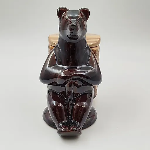 Фаянсовая статуэтка «Медведь с кузовком» Гжель, СССР, 1950-1970 - View 2