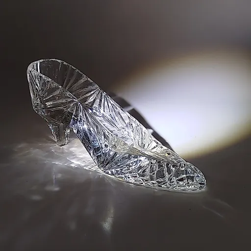 Статуэтка-туфелька из стекла с алмазной гранью, СССР - View 3