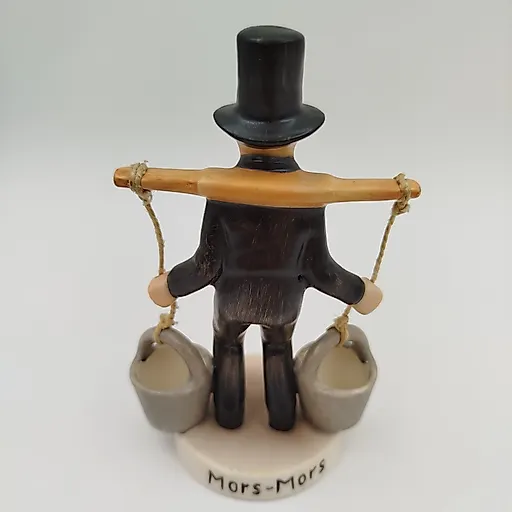 Фарфоровая статуэтка "Водонос" Goebel M.I. Hummel, Германия, 1993-1998 - View 4