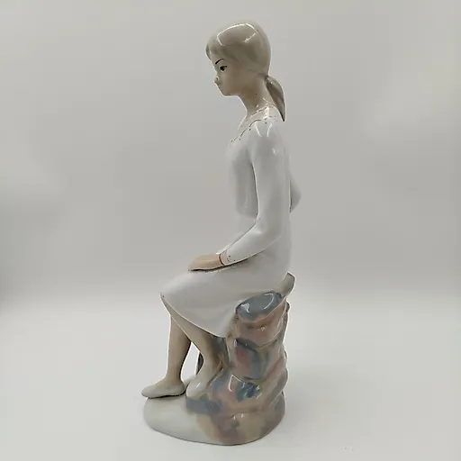 Фарфоровая статуэтка «Девушка с вазой», Casades, Испания, 1970-1990 - View 3