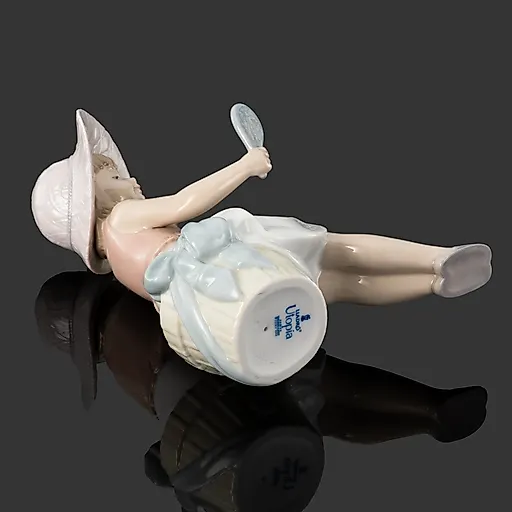Фарфоровая статуэтка Lladro «Девочка с зеркальцем», Испания, 2005 - View 4
