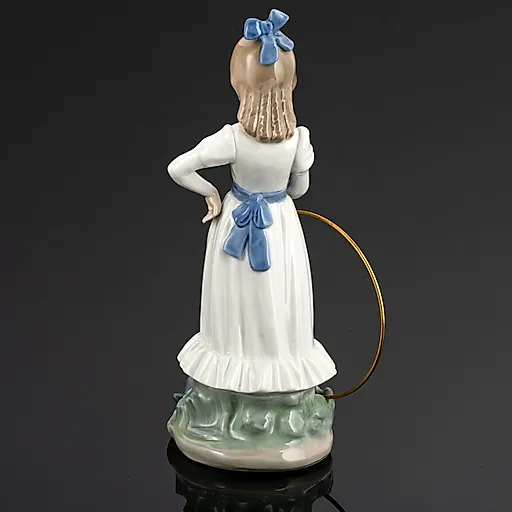 Фарфоровая статуэтка «Моя собака выполняет трюки» NAO Porcelain, Испания, 1983 - View 3