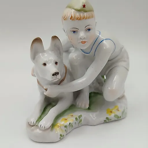 Фарфоровая статуэтка «Юный пограничник с собакой», ЛФЗ, СССР, 1950-е - View 2