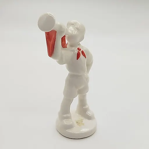 Фарфоровая статуэтка «Пионер-горнист», СССР, 1970-1990 - View 2