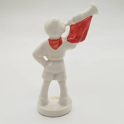 Фарфоровая статуэтка «Пионер-горнист», СССР, 1970-1990 - View 4