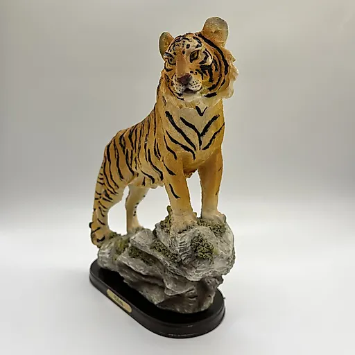 Статуэтка Тигр на скале, пластик, Dim, Азия, 2010-2020 - View 3