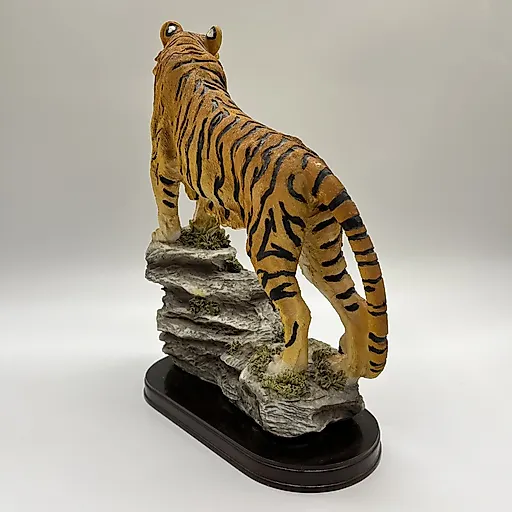Статуэтка Тигр на скале, пластик, Dim, Азия, 2010-2020 - View 5