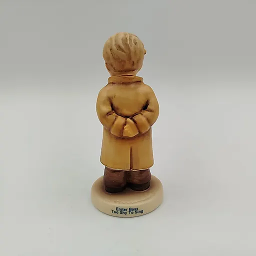 Фарфоровая статуэтка «Слишком застенчив, чтобы петь» M.I. Hummel, Goebel, Германия, 2003-2004 - View 2