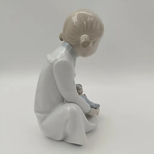 Фарфоровая статуэтка "Девочка с куклой у колыбели" NAO Porcelain, Испания - View 3