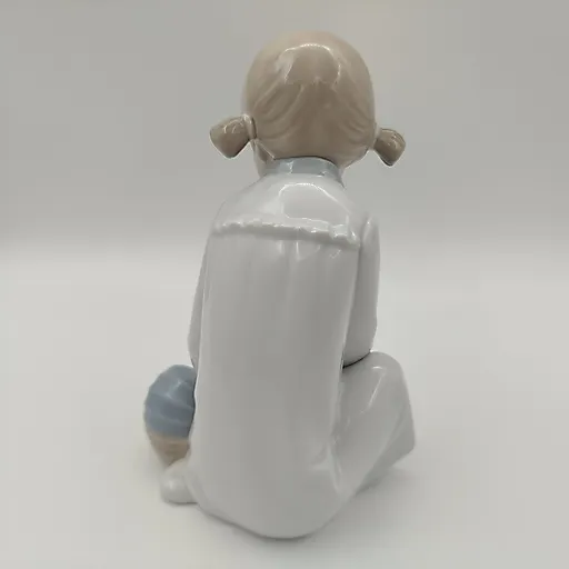 Фарфоровая статуэтка "Девочка с куклой у колыбели" NAO Porcelain, Испания - View 5