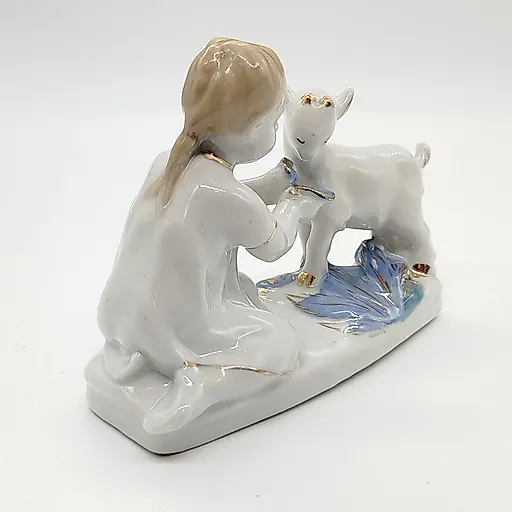 Фарфоровая статуэтка «Алёнушка с козленком» (Девочка с козленком), Л.П. Азарова, Турыгинский фарфоровый завод (Гжель), СССР, 1950-1970 гг. - View 3