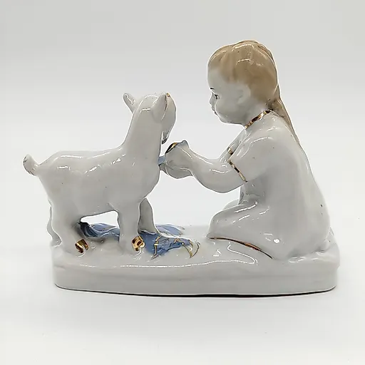 Фарфоровая статуэтка «Алёнушка с козленком» (Девочка с козленком), Л.П. Азарова, Турыгинский фарфоровый завод (Гжель), СССР, 1950-1970 гг. - View 4