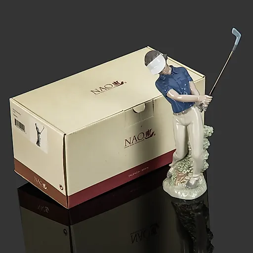 Фарфоровая статуэтка «Игрок в гольф» NAO Porcelain, Испания, 2003 - View 5