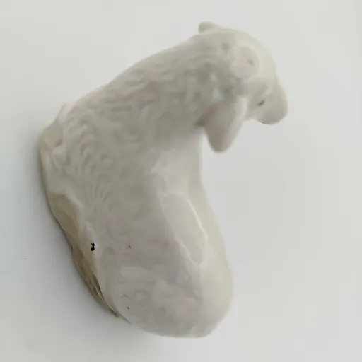 Статуэтка «Овечка» из фарфора, скульптор Э.И. Еропкина, ЛФЗ, СССР, 1960-1980-е гг. - View 3