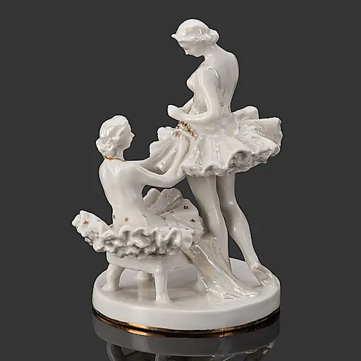 Фарфоровая статуэтка «Балерины перед выступлением» ЛЗФИ, СССР, 1950-е - View 2