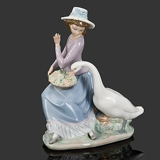 Фарфоровая статуэтка «Девушка с гусем» Lladro, Испания, 1979-1990 гг. - View 2
