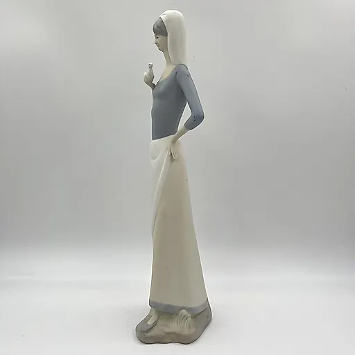 Фарфоровая статуэтка «Девушка с голубем» в стиле Lladro, Испания, 1970-1978 - View 3