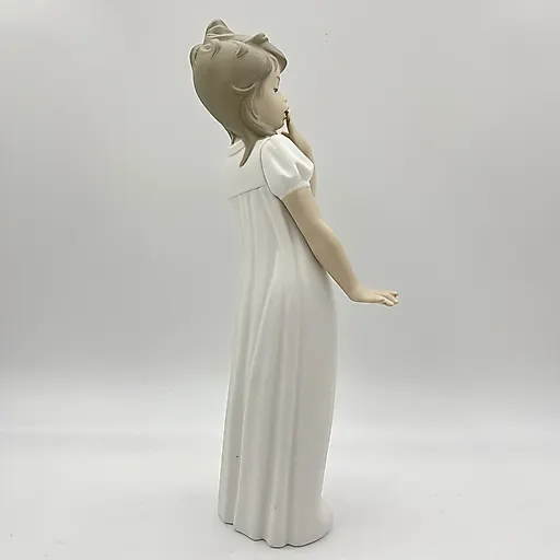 Фарфоровая статуэтка «Удивленная девочка» NAO Porcelain, Испания, 1970–1990 гг. - View 2