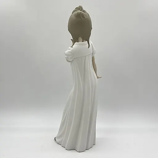 Фарфоровая статуэтка «Удивленная девочка» NAO Porcelain, Испания, 1970–1990 гг. - View 3