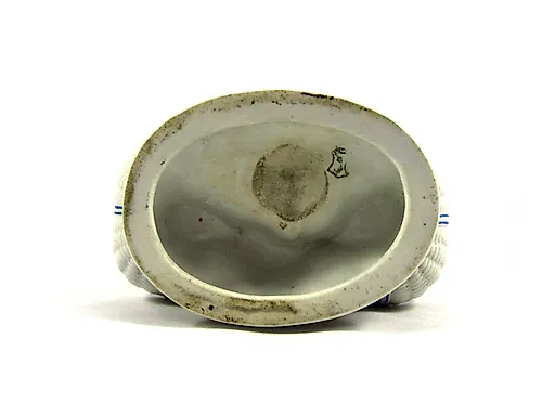 Мальчик с корзинами - View 3