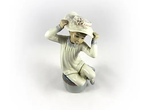 Девочка с шляпой - View 2