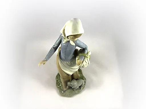 Девушка с щенком - View 2