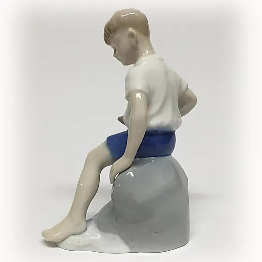 Мальчик с парусником - View 2